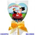 A heart-shaped lollipop as a wedding favour, obviously we will customize this this example for you: call us at Plusia and we will work together to produce the right proposal and solution for you
