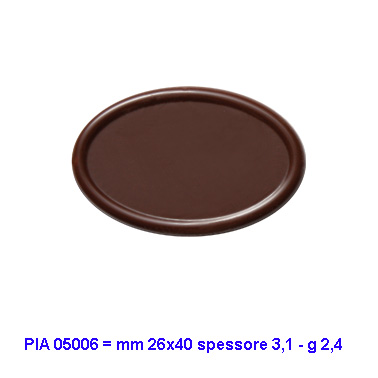 An oval-shaped fondant chocolate to customize as you prefer, ideal for pastry chefs to decorate cakes and desserts