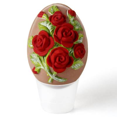 Uovo di Pasqua fiorito con rose